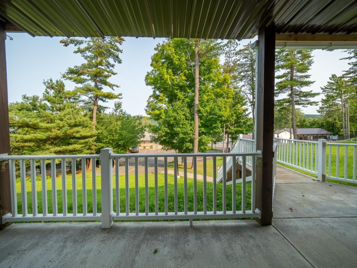 Lake 'N Pines Motel คูเปอร์สทาวน์ ภายนอก รูปภาพ