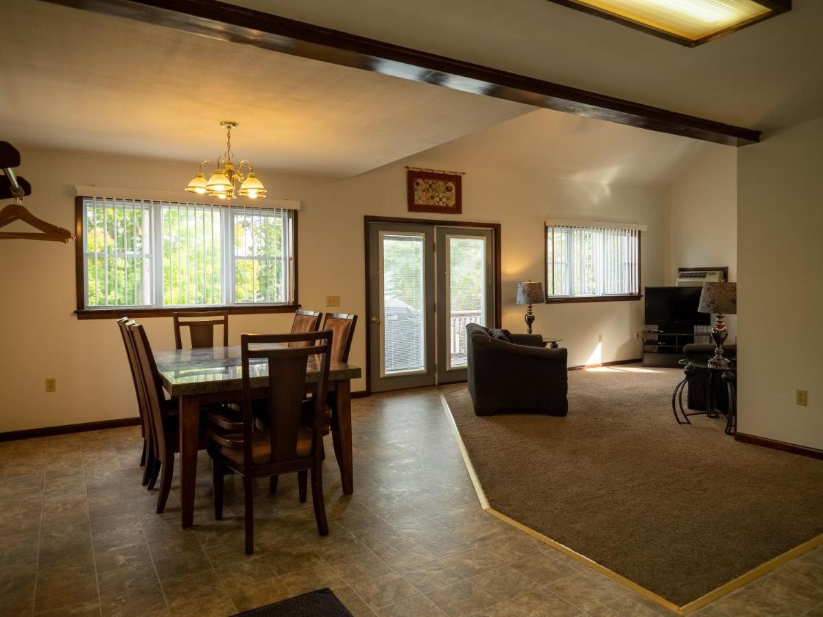 Lake 'N Pines Motel คูเปอร์สทาวน์ ภายนอก รูปภาพ