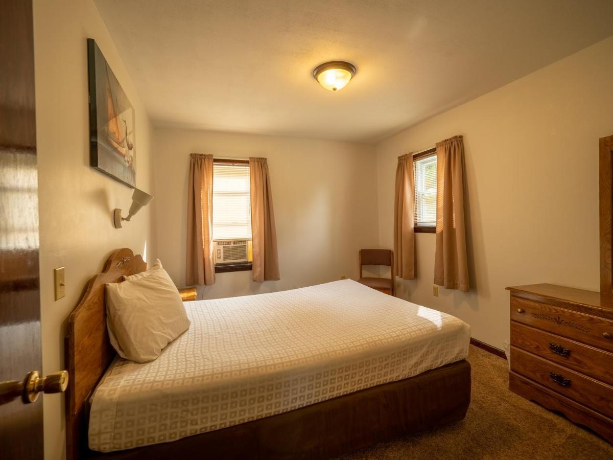 Lake 'N Pines Motel คูเปอร์สทาวน์ ภายนอก รูปภาพ