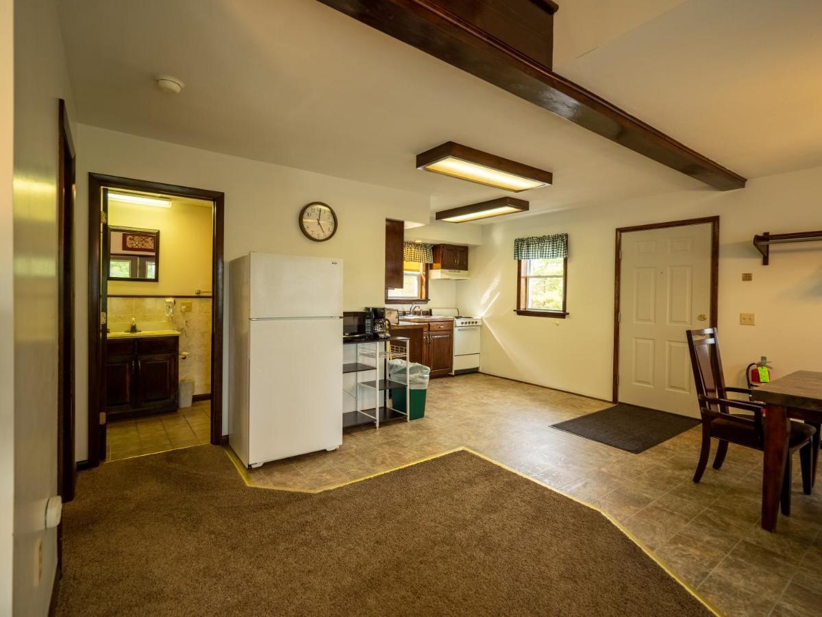 Lake 'N Pines Motel คูเปอร์สทาวน์ ภายนอก รูปภาพ